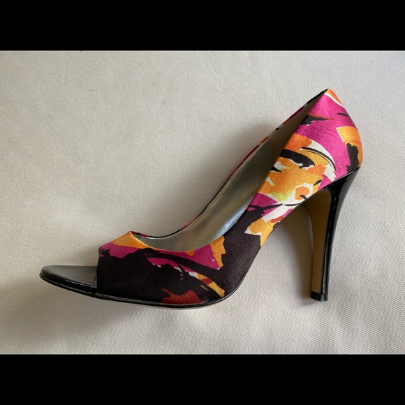 Marc Fisher 8 1/2 Open toe 4inch high heels - Picture 8 of 9